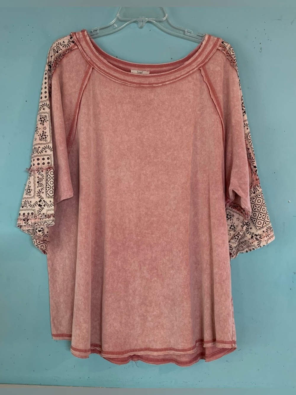 2X ladies distressed t-shirt with bandanna sleeves in a faded pink
